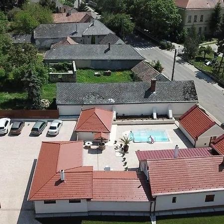 Demeter Vendeghaz Villa *